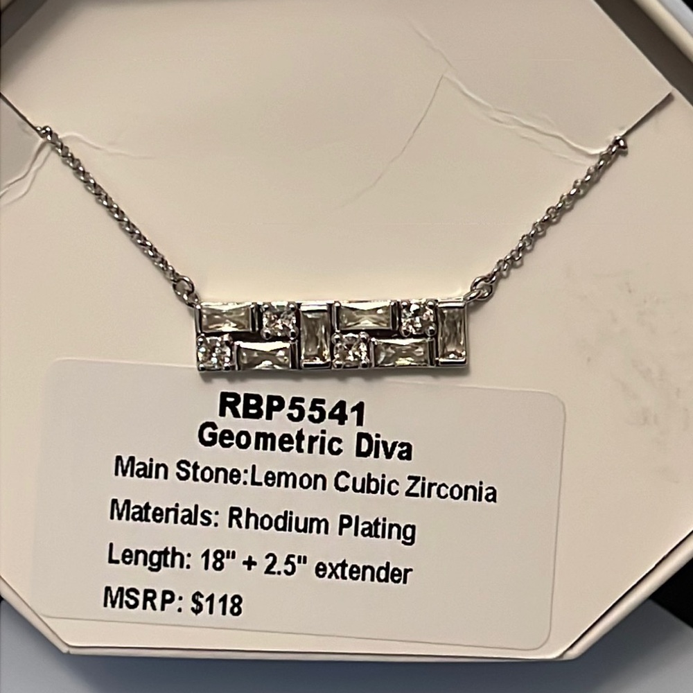 Bomb Party Geometric Diva necklace
